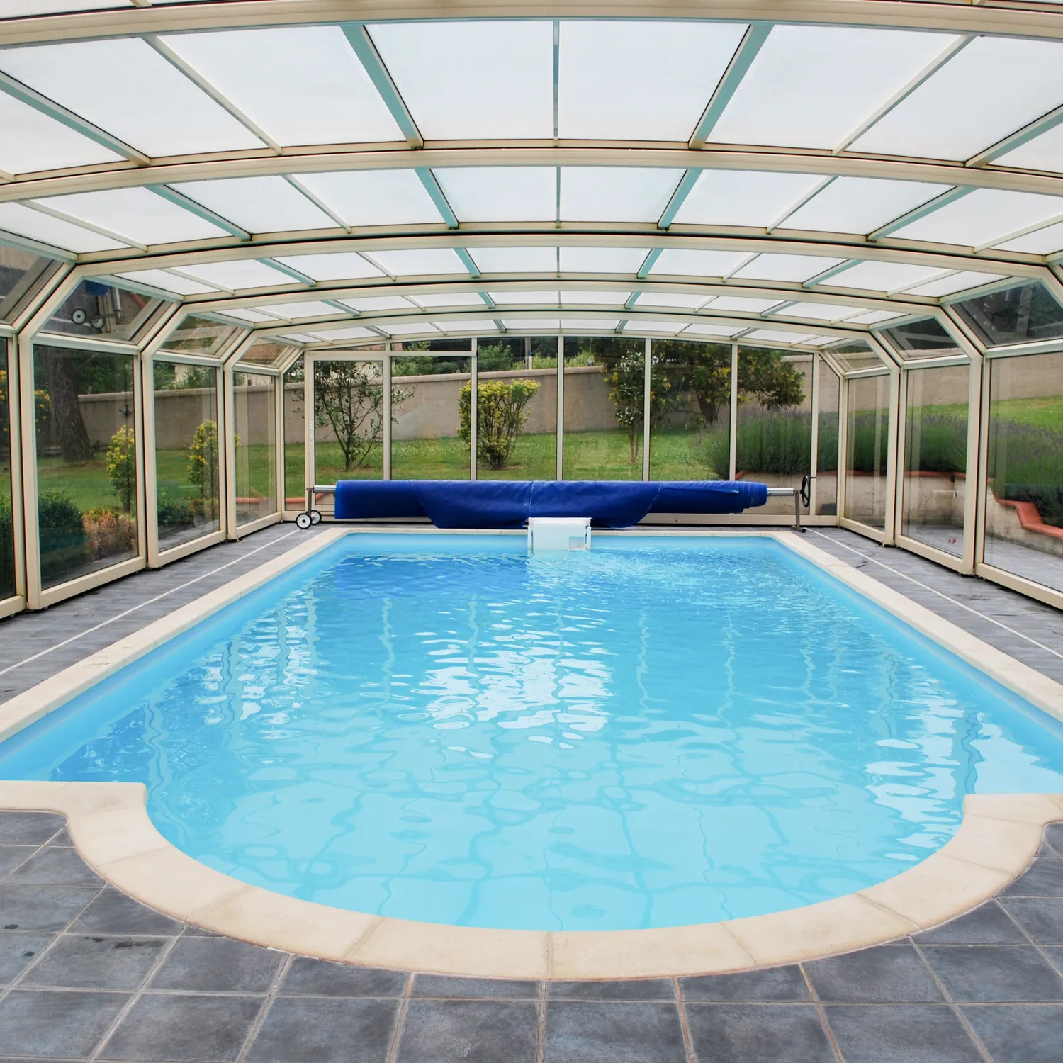 Terrasse moderne avec abri aluminium