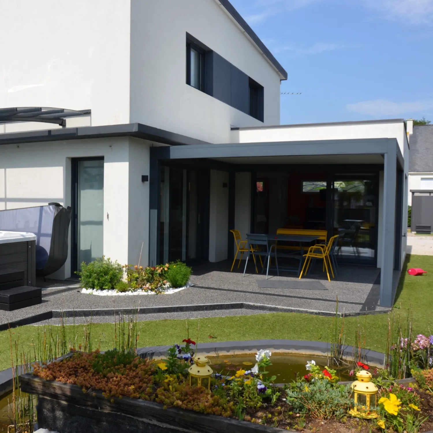 Abri terrasse avec store motorisé